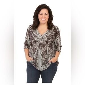 Apt 9 Size 2X V Neck Black and White Blouse